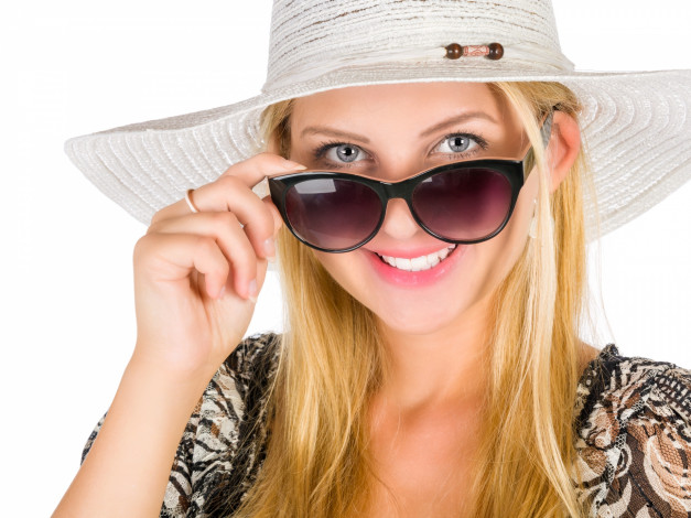 Обои картинки фото девушки, - блондинки,  светловолосые, блондинка, улыбка, шляпа, очки
