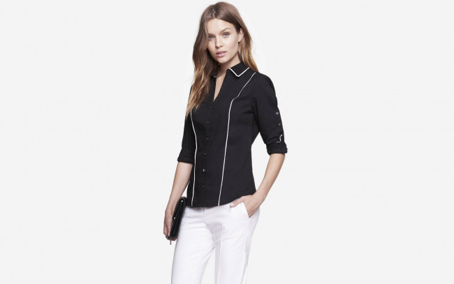 Обои картинки фото девушки, josephine skriver, модель, рубашка, брюки, клатч