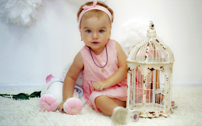Обои картинки фото разное, дети, девочка, игрушка, клетка