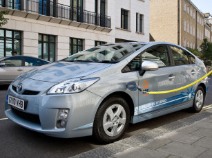 Картинка автомобили выставки уличные фото