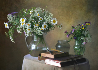 обоя цветы, луговые , полевые,  цветы, книги, букет