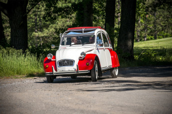 Картинка citroen+2cv автомобили citroen автошоу выставка автопробег