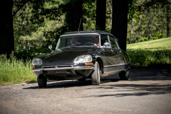 Картинка citroen+ds автомобили citroen выставка автошоу автопробег