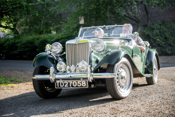 обоя mg td, автомобили, mg, автопробег, автошоу, выставка