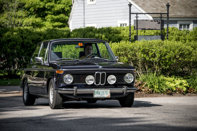 Обои картинки фото bmw 2002, автомобили, bmw, автошоу, автопробег, выставка