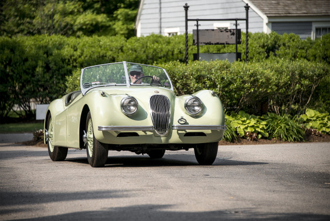 Обои картинки фото jaguar xk150, автомобили, jaguar, выставка, автошоу, автопробег