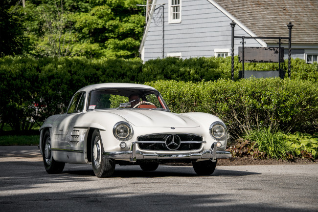 Обои картинки фото mercees-benz 300sl, автомобили, mercedes-benz, автошоу, автопробег, выставка