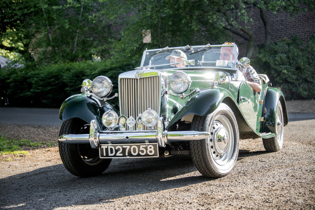 Обои картинки фото mg td, автомобили, mg, автопробег, автошоу, выставка