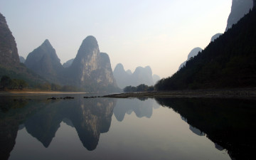 Картинка природа реки озера горы скалы деревья озеро