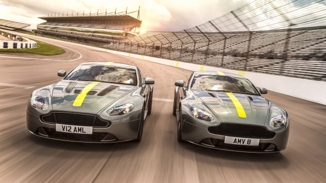 Обои картинки фото aston martin vantage amr v12 and amv v8 2018, автомобили, aston martin, amr, 2018, v8, amv, vantage, aston, martin, v12