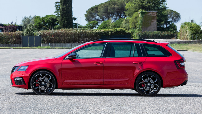 Обои картинки фото skoda octavia rs 245 combi 2018, автомобили, skoda, octavia, rs, 245, combi, 2018