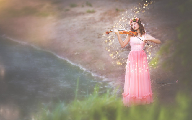 Обои картинки фото музыка, -другое, венок, скрипка, девушка