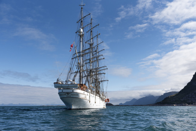 Обои картинки фото christian radich, корабли, парусники, паруса, мачты