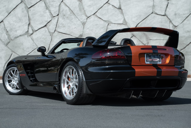 Обои картинки фото dodge viper, автомобили, dodge, viper, srt, 10, acr, мощь, скорость, у, этого, парня, в, крови