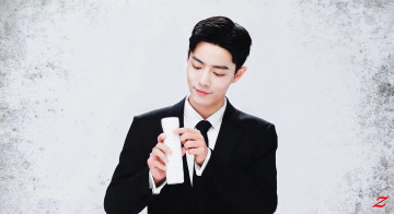 Картинка мужчины xiao+zhan актер костюм бутылка