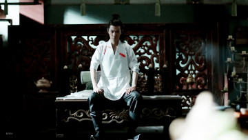 Картинка кино+фильмы joy+of+life+ qing+yu+nian рубашка кровь кровать yan bingyun янь+бинъюнь