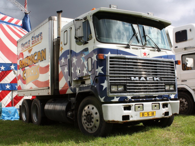 Обои картинки фото автомобили, mack