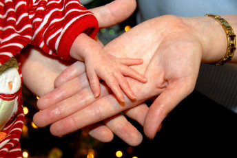 Картинка разное руки ребенок маленький мать большой