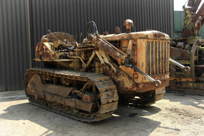 Обои картинки фото техника, тракторы на гусенецах, трактор