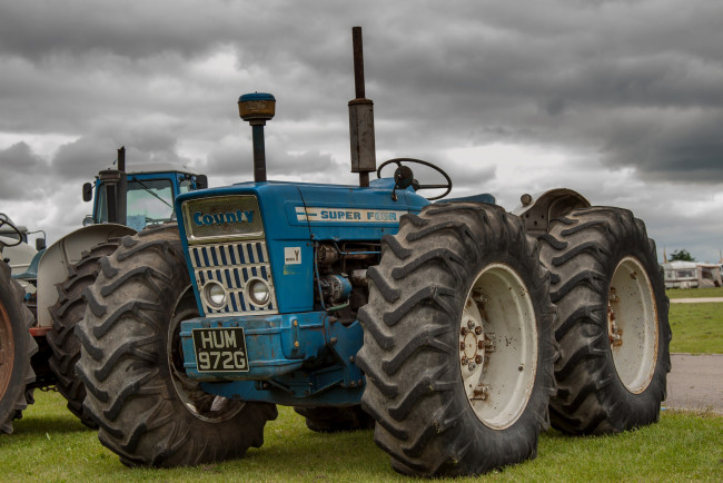 Обои картинки фото техника, тракторы, поле, трактор