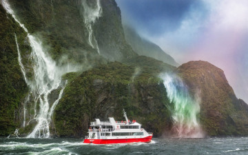Картинка корабли теплоходы катер море горы водопад