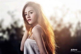 Картинка девушки -+азиатки шатенка топ