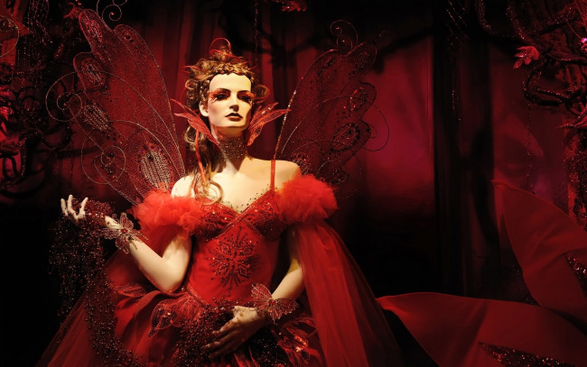 Обои картинки фото девушки, - креатив,  косплей, блондинка, платье, украшения