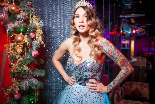 Обои картинки фото девушки, - блондинки,  светловолосые, golden, girls, ночной, клуб, модель