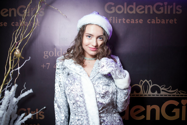 Обои картинки фото девушки, - брюнетки,  шатенки, golden, girls, ночной, клуб, модель