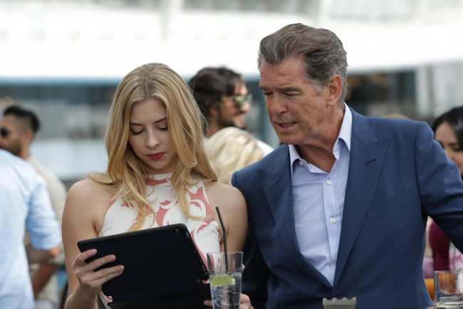 Обои картинки фото the misfits ,  2021 , кино фильмы, the misfits, ограбление, по, джентльменски, боевик, триллер, пирс, броснан, hermione, corfield