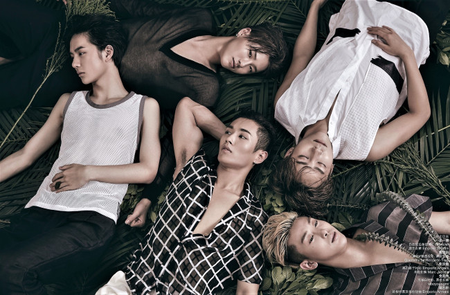 Обои картинки фото uniq, музыка, -другое, парни, группа, рубашки, листья