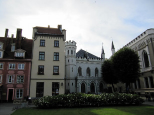 Картинка старая рига здание малой гильдии города латвия