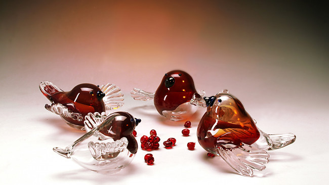 Обои картинки фото разное, ремесла,  поделки,  рукоделие, гусь-хрустальный, декор, красные, ягоды, стекло, хрусталь, снегири, пташки, рябина