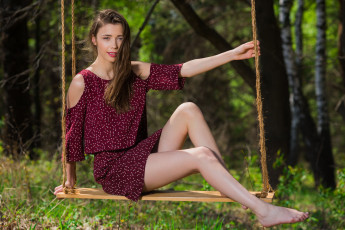 Картинка девушки mila+azul качели лес девушка фон взгляд