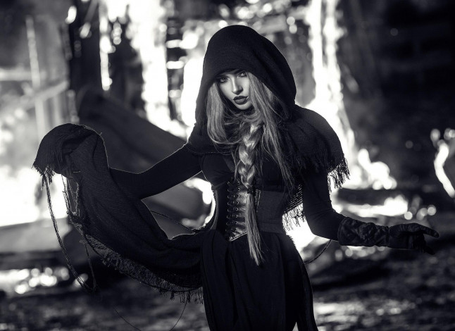 Обои картинки фото девушки, -unsort , Черно-белые обои, перчатки, блондинка, капюшон, корсет, коса