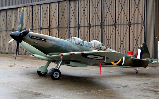 Обои картинки фото spitfire tr, 9 , mj627, авиация, боевые самолёты, учебно-тренировочный, самолет, британский, spitfire, supermarine