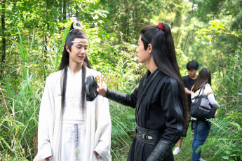 Картинка разное знаменитости ван ибо сяо чжань костюмы люди съемки