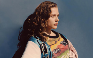 Картинка девушки chloe+grace+moretz шатенка лицо свитер