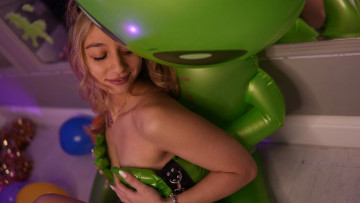 Картинка девушки hailey+cole hailey cole