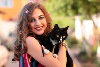 Картинка девушки -+брюнетки +шатенки шатенка лицо кот браслет