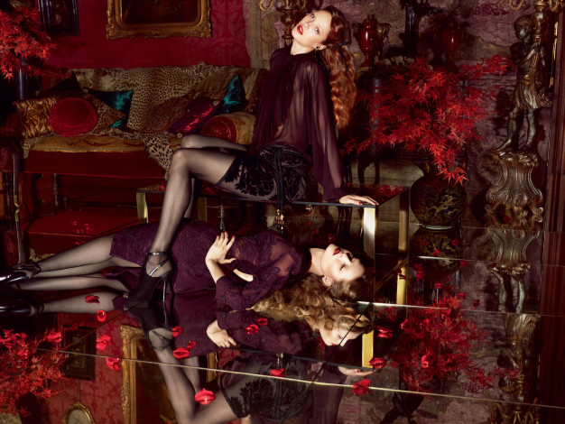 Обои картинки фото две девушки, девушки, - группа девушек, женщины, две, вместе, разные, сексуальные, модели, звёзды, позируют, разная, обувь, верхняя, стильная, одежда, нижнее, эротическое, бельё, трусы, лифчик, аксессуары, макияж, колготки, чулки, и, множество, элементов, на, фотографии