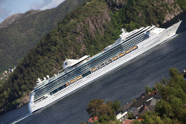 Обои картинки фото корабли, лайнеры, вода, круиз