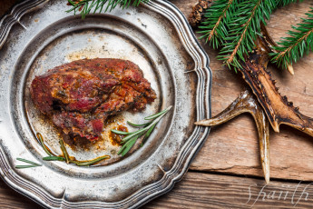 Картинка еда мясные блюда мясо розмарин ель