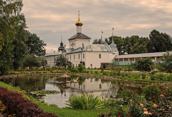 Картинка свято-введенский+толгский+женский+монаст города -+православные+церкви +монастыри монастырь парк пруд