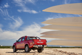 Картинка автомобили isuzu красный 2015г cab double kb