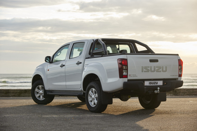 Обои картинки фото автомобили, isuzu, 2015г, fleetside, cab, double, kb