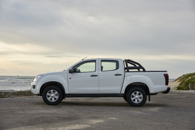 Обои картинки фото автомобили, isuzu, 2015г, fleetside, cab, double, kb