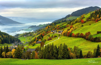 Картинка города -+пейзажи туман городок долина горы