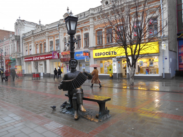 Обои картинки фото памятник, города, - исторические,  архитектурные памятники, город, скульптура, гармонист, исторические достопримечательности, культурные достопримечательности, культурные и исторические достопримечательности, достопримечательности
