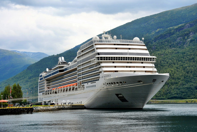 Обои картинки фото корабли, лайнеры, лайнер, круиз